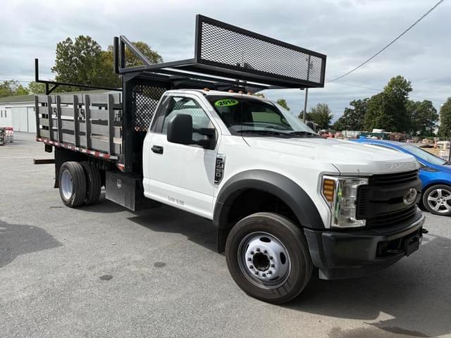 Image of Ford F-450 equipment image 4