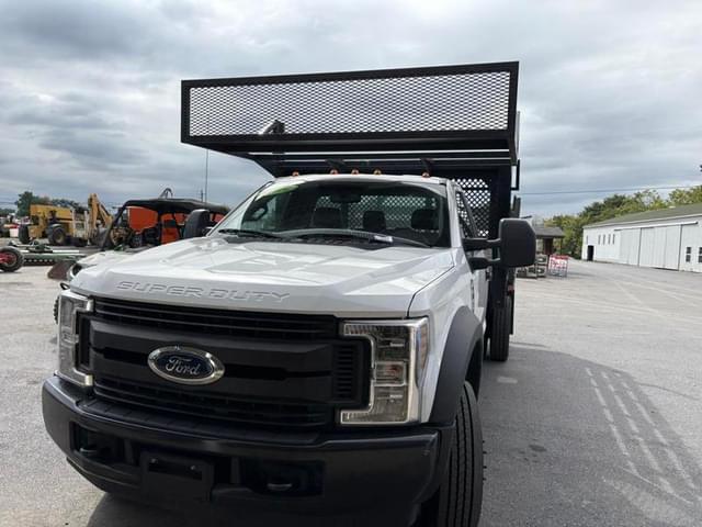 Image of Ford F-450 equipment image 3