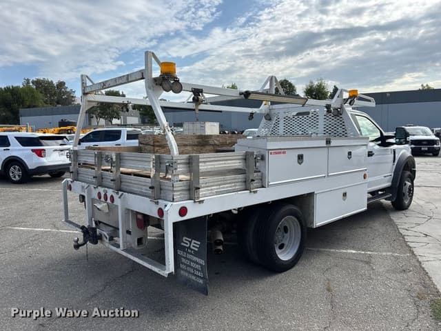 Image of Ford F-450 equipment image 4