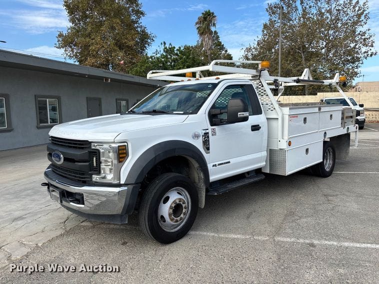 2019 Ford F-450 Equipment Image0