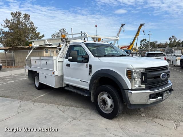 Image of Ford F-450 equipment image 2