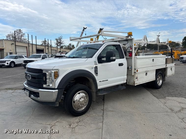 2019 Ford F-450 Equipment Image0