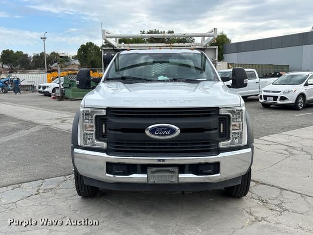 Image of Ford F-450 equipment image 1