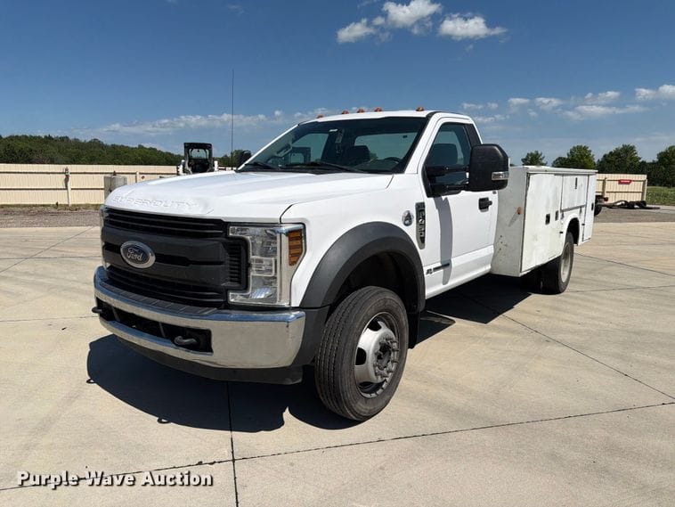 2019 Ford F-450 Equipment Image0
