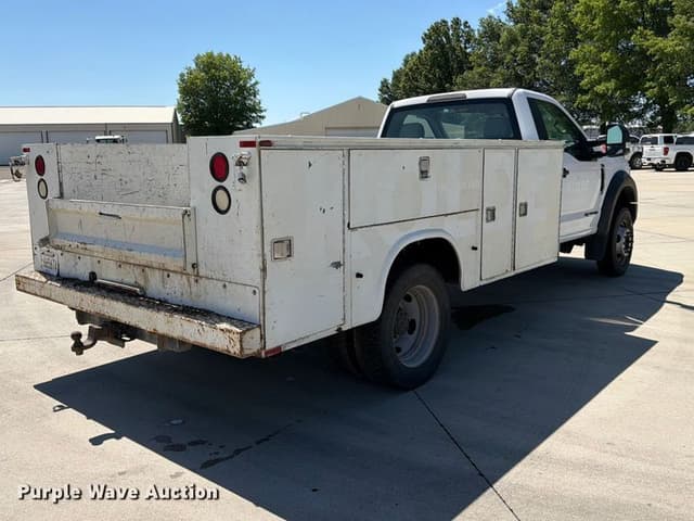 Image of Ford F-450 equipment image 4
