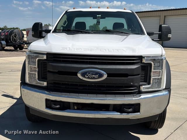 Image of Ford F-450 equipment image 1