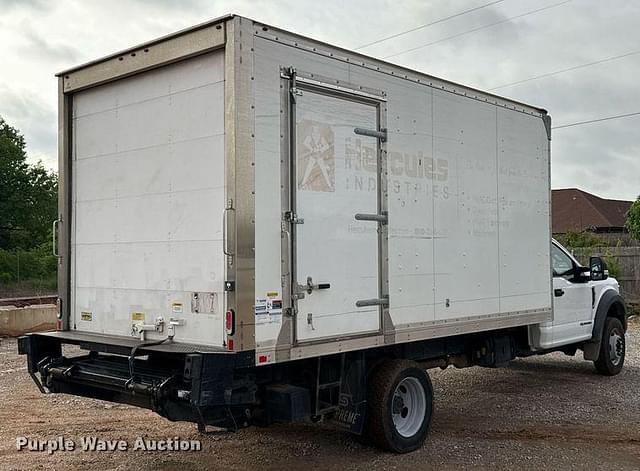 Image of Ford F-450 equipment image 4