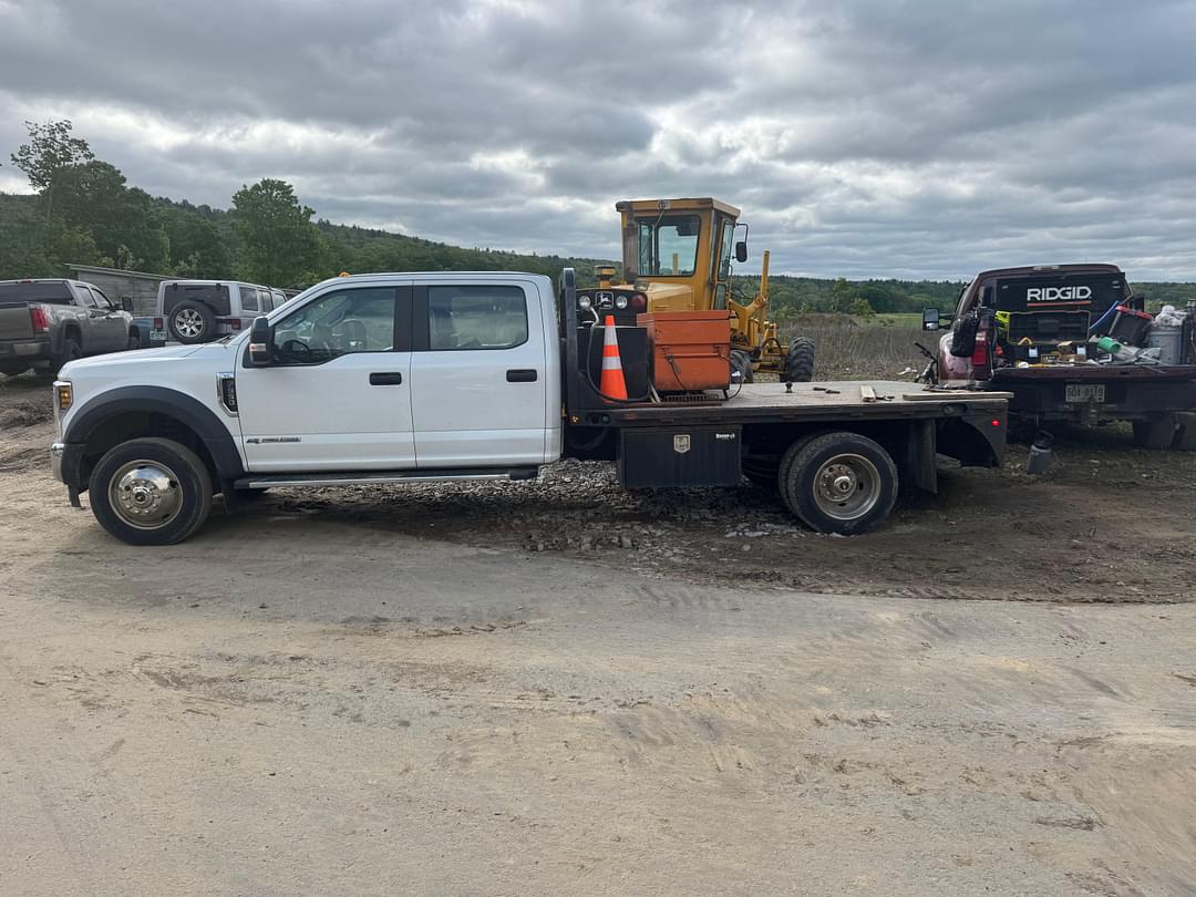 Image of Ford F-550 Primary Image