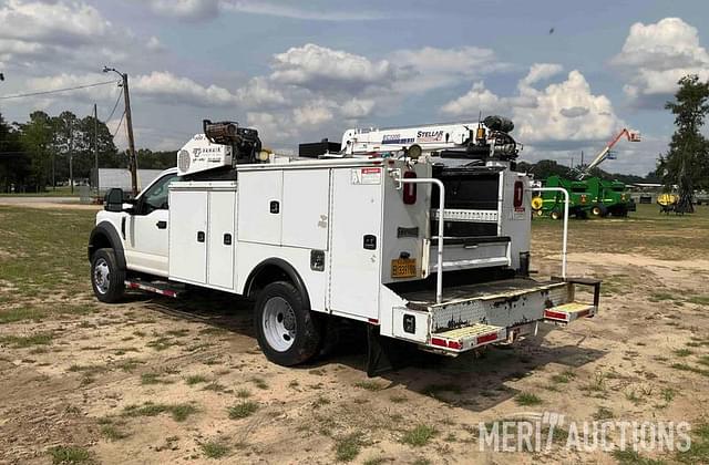 Image of Ford F-550 equipment image 2