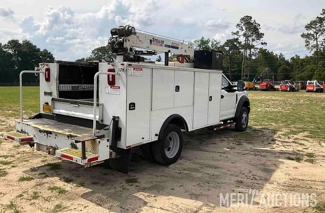 Image of Ford F-550 equipment image 4