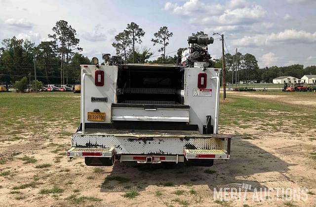 Image of Ford F-550 equipment image 3