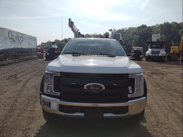 Image of Ford F-550 equipment image 1