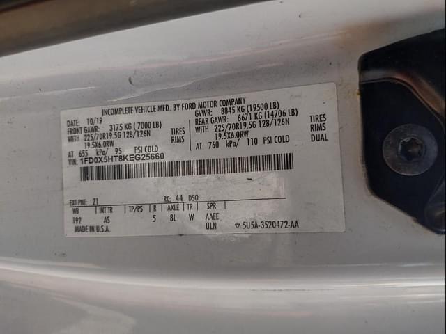 Image of Ford F-550 equipment image 4