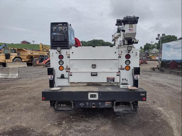 Image of Ford F-550 equipment image 3
