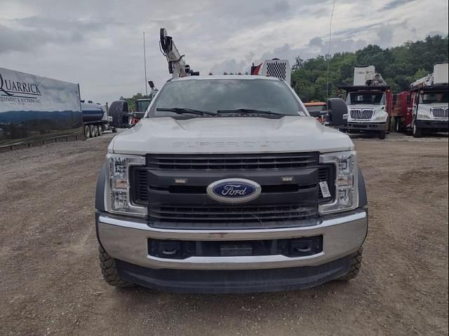 Image of Ford F-550 equipment image 1