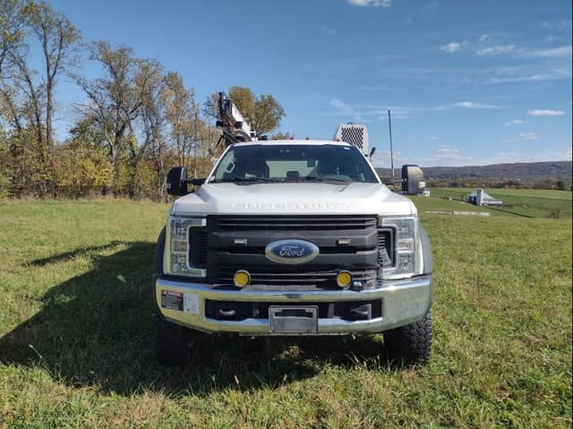 Image of Ford F-550 equipment image 1
