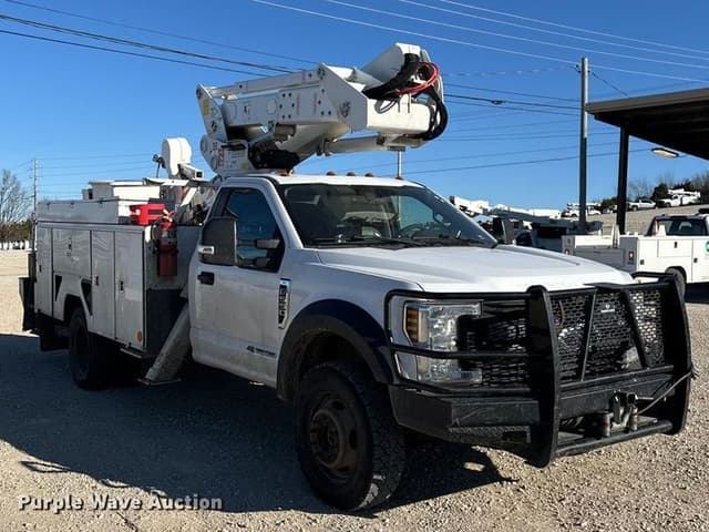 Image of Ford F-550 equipment image 2