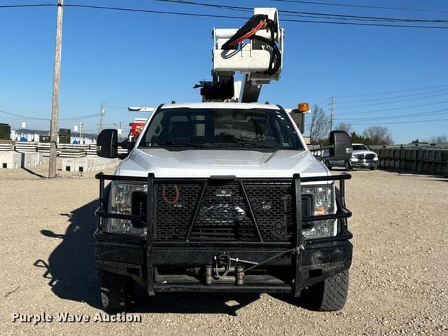 Image of Ford F-550 equipment image 1
