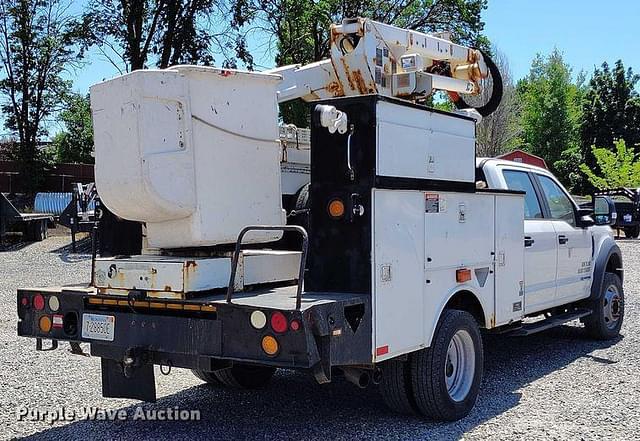 Image of Ford F-550 equipment image 4