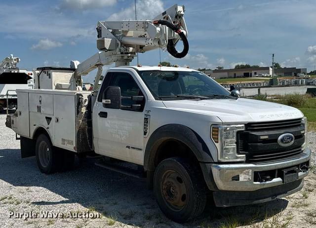 Image of Ford F-550 equipment image 2