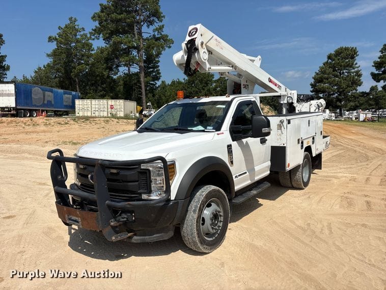 2019 Ford F-550 Equipment Image0