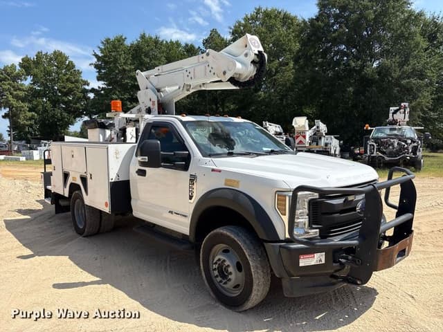 Image of Ford F-550 equipment image 2