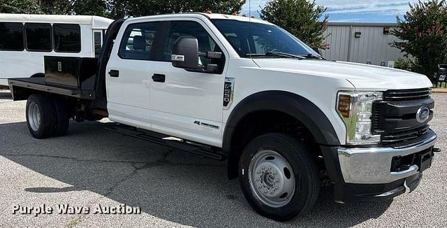 Image of Ford F-550 equipment image 2