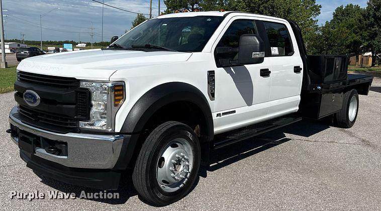 Image of Ford F-550 Primary image