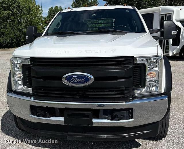 Image of Ford F-550 equipment image 1