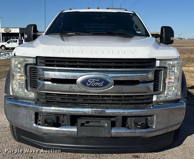 Image of Ford F-550 equipment image 1