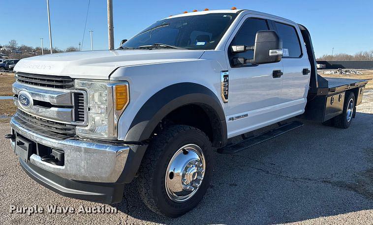 Image of Ford F-550 Primary image