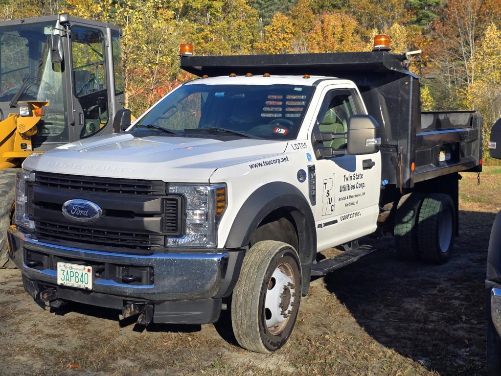 Image of Ford F-550 Primary image