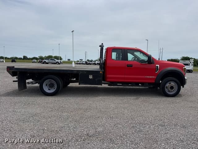 Image of Ford F-550 equipment image 3