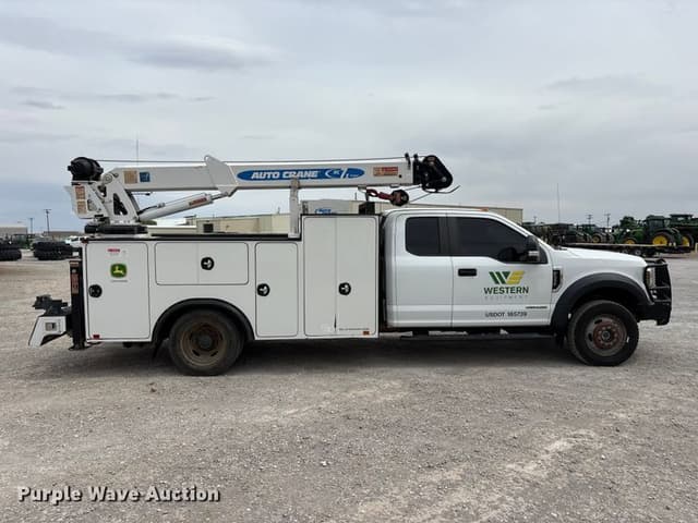 Image of Ford F-550 equipment image 3