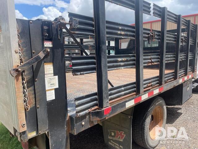 Image of Ford F-550 equipment image 2