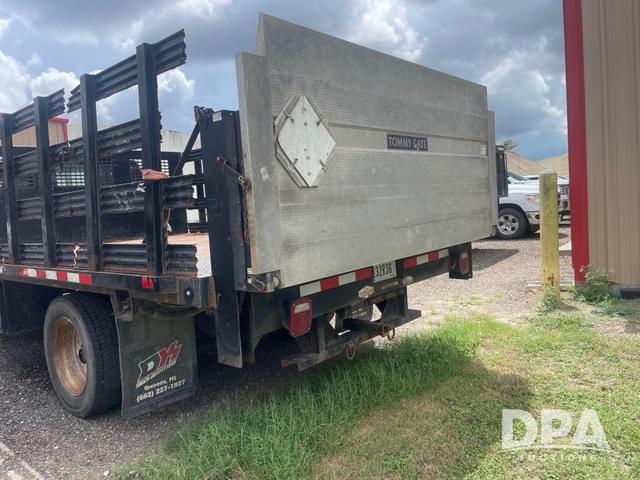 Image of Ford F-550 equipment image 3