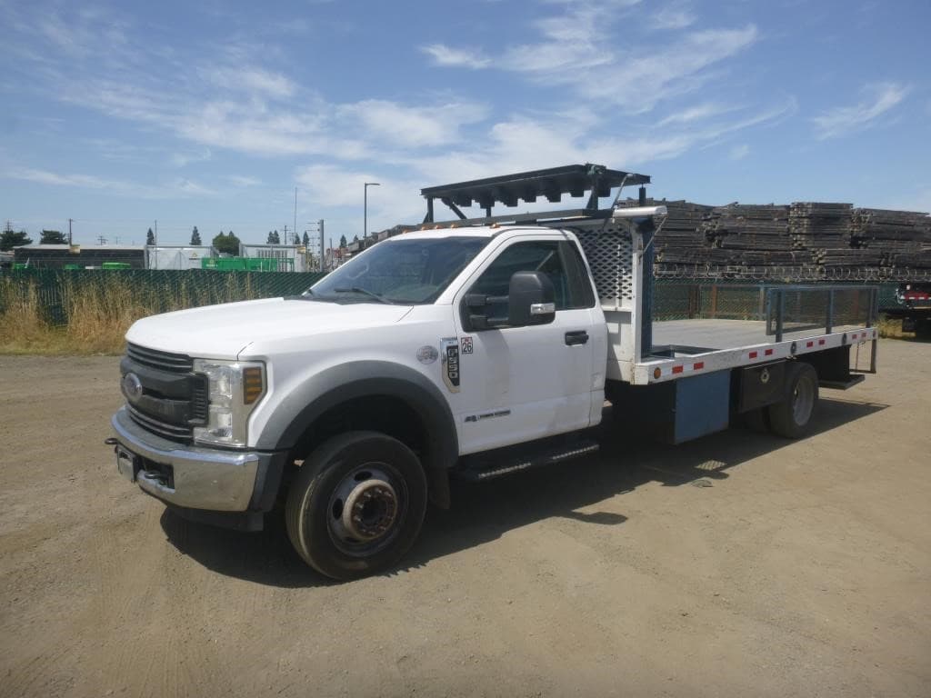 Image of Ford F-550 Primary image