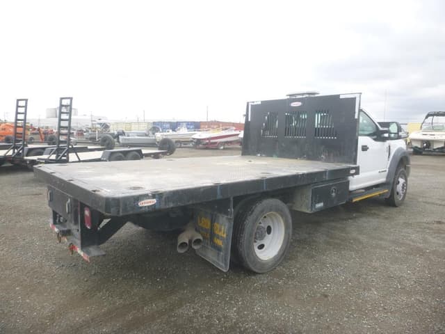 Image of Ford F-550 equipment image 2