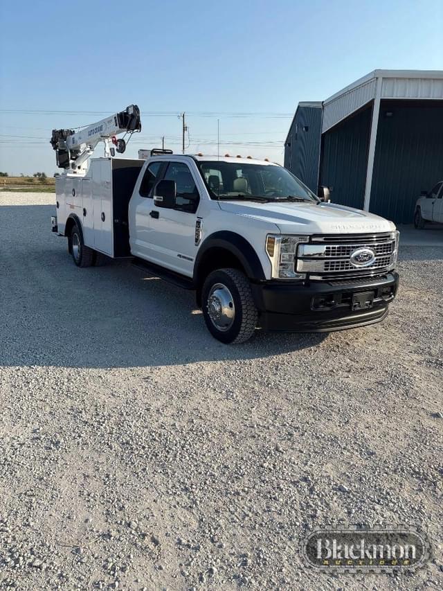 Image of Ford F-550 equipment image 3