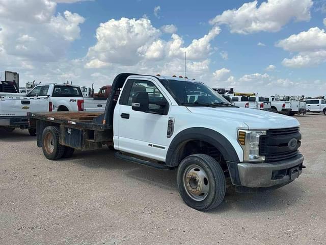 Image of Ford F-550 equipment image 1