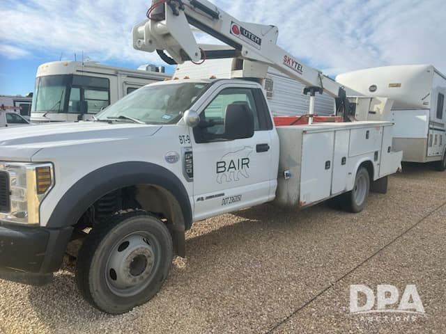 Image of Ford F-550 equipment image 2