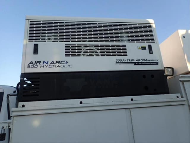 Image of Ford F-550 equipment image 3