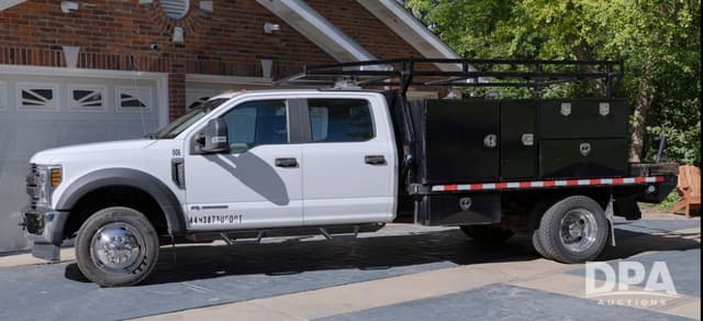 Image of Ford F-550 equipment image 1