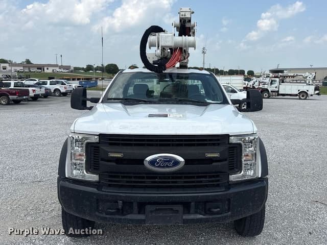 Image of Ford F-550 equipment image 1