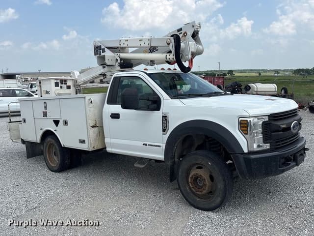 Image of Ford F-550 equipment image 2