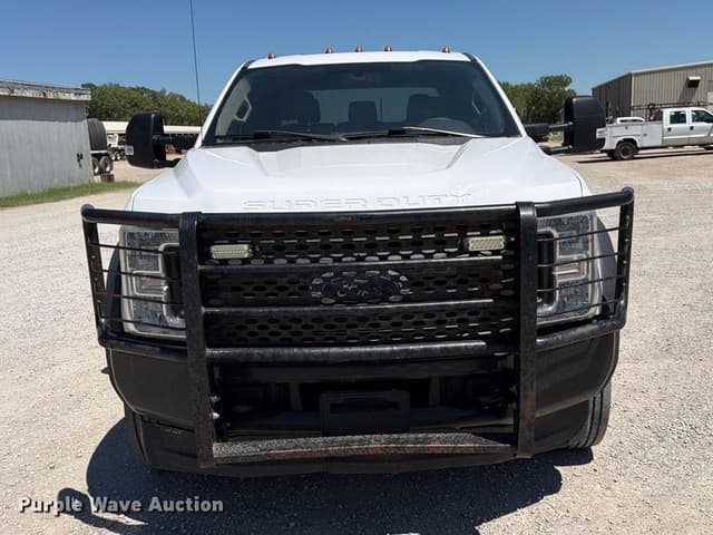 Image of Ford F-550 equipment image 1