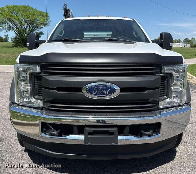 Image of Ford F-550 equipment image 1
