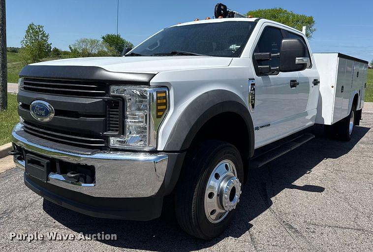 Image of Ford F-550 Primary image