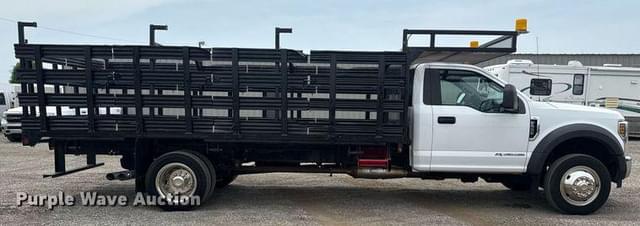 Image of Ford F-550 equipment image 3