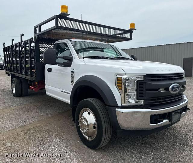 Image of Ford F-550 equipment image 2